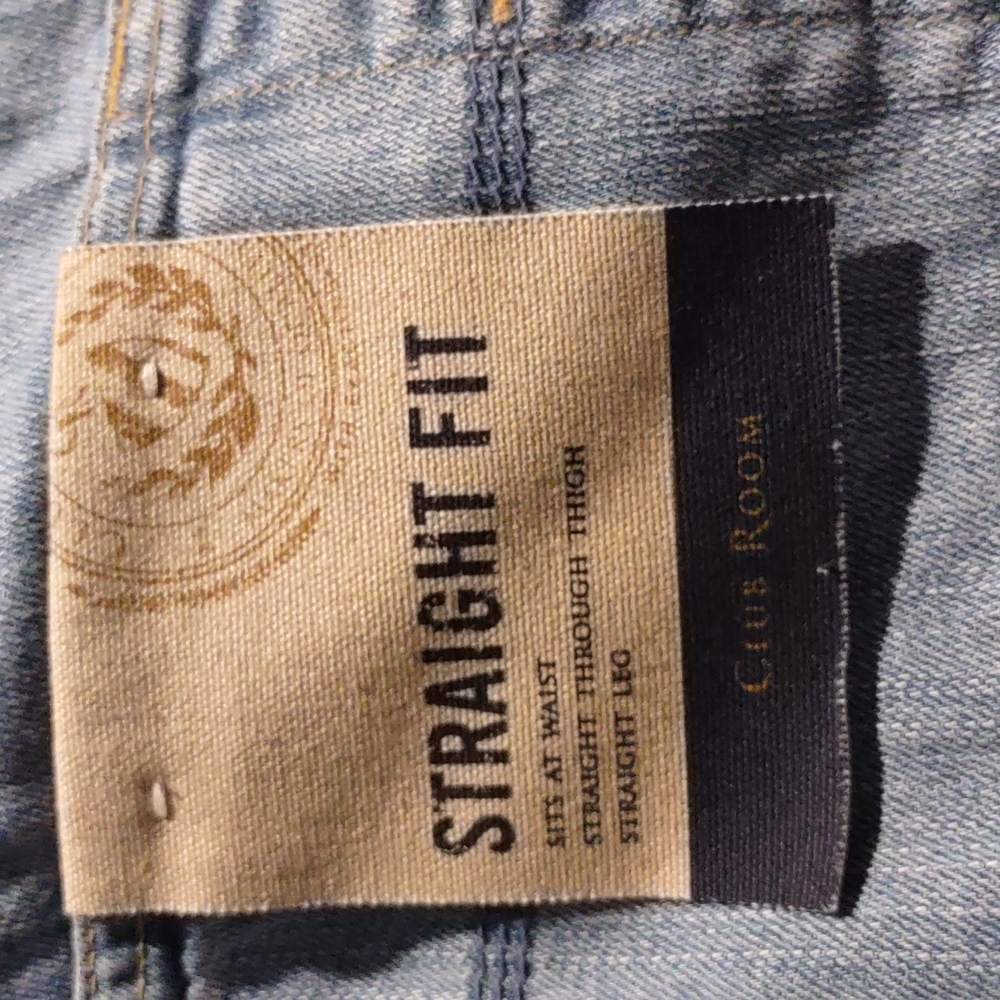 New jeans club room
